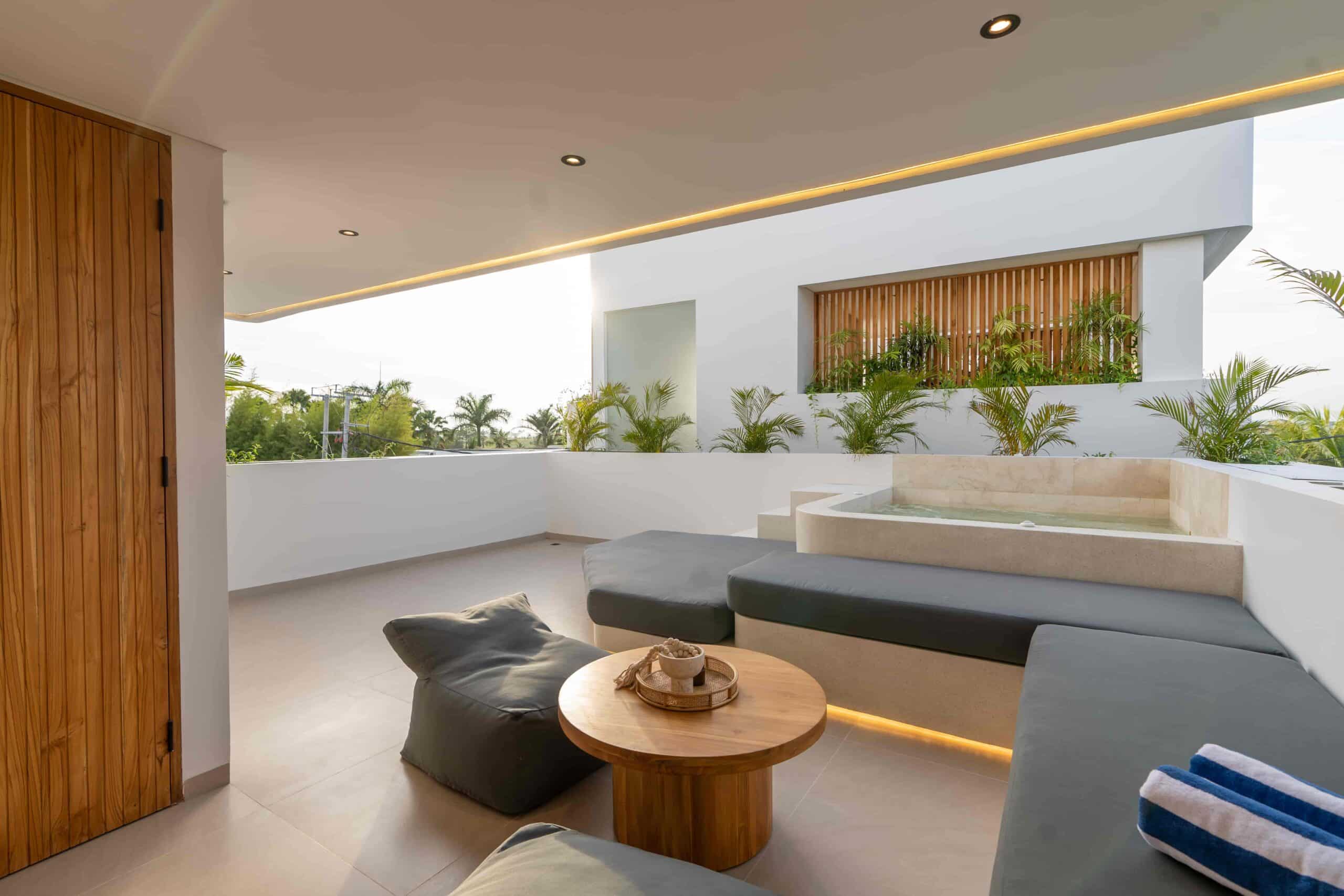 Tumbakbayuh II, rooftop 1