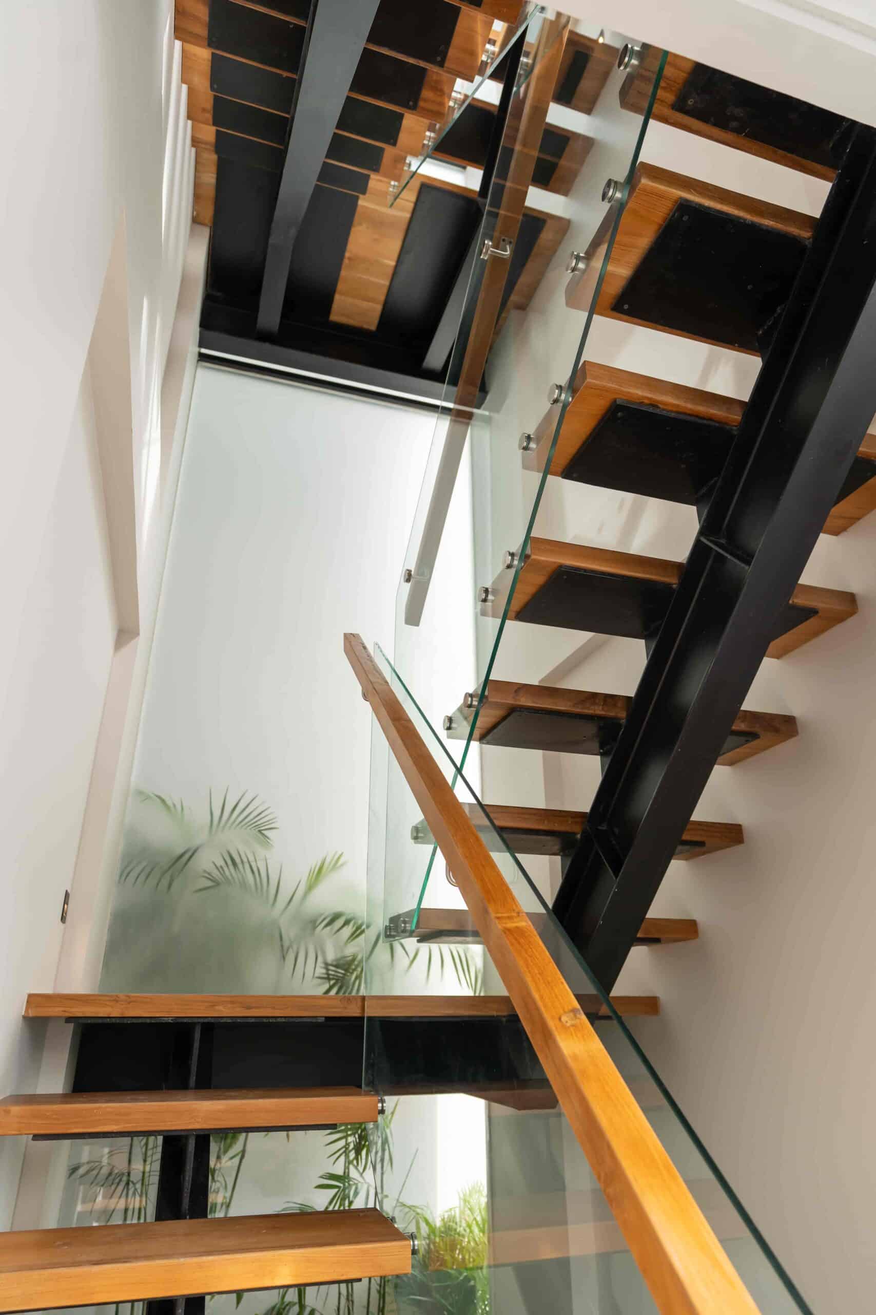Tumbakbayuh II, stairs 1